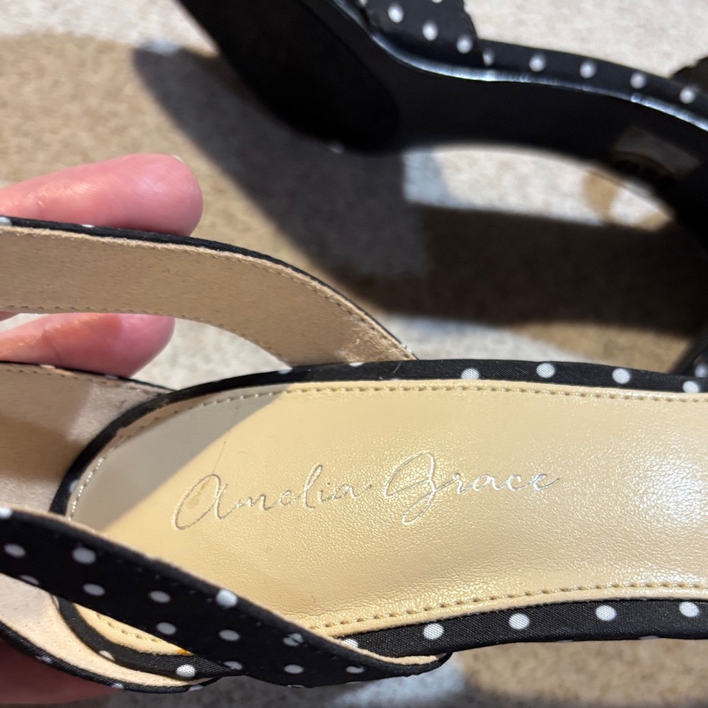 Amelia Grace Navy and White Polka Dot Heels Size 9 Pumps Retro Pin Up EUC - Picture 3 of 9